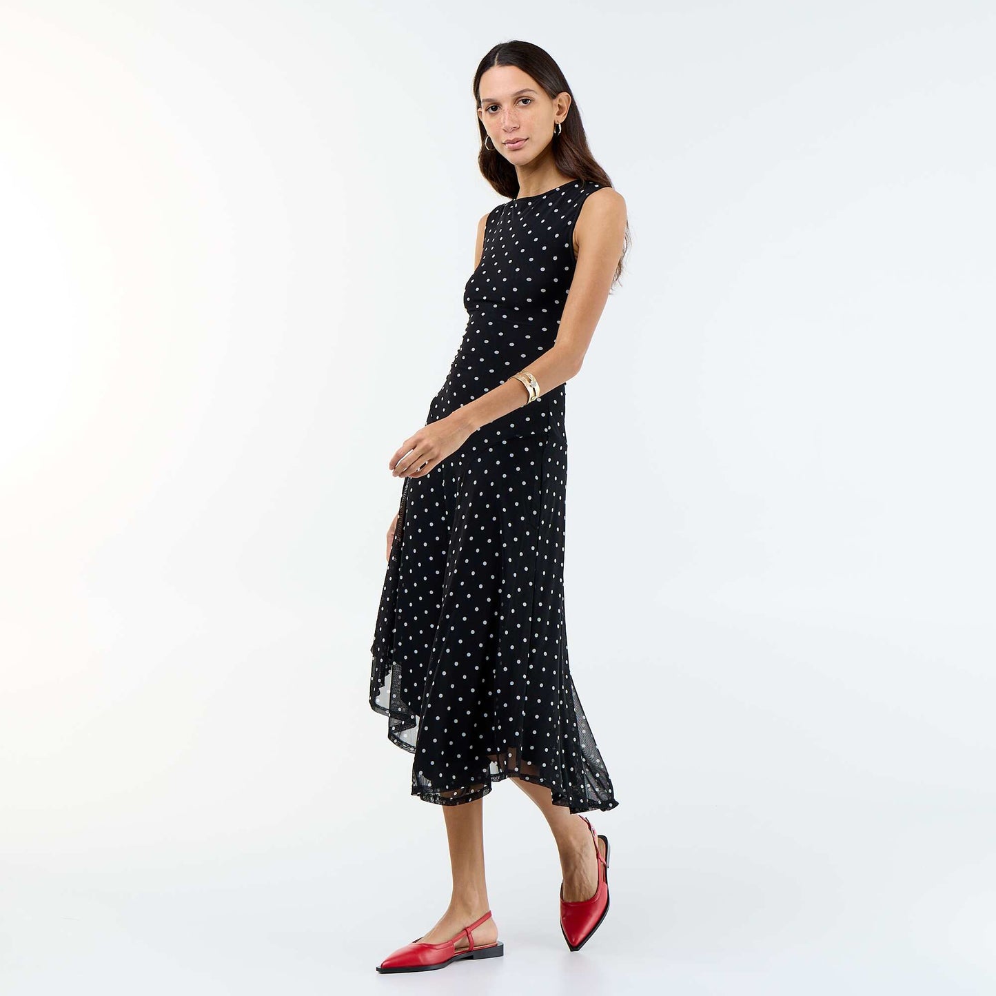 Sleeveless long dress with asymmetric hem BLACK