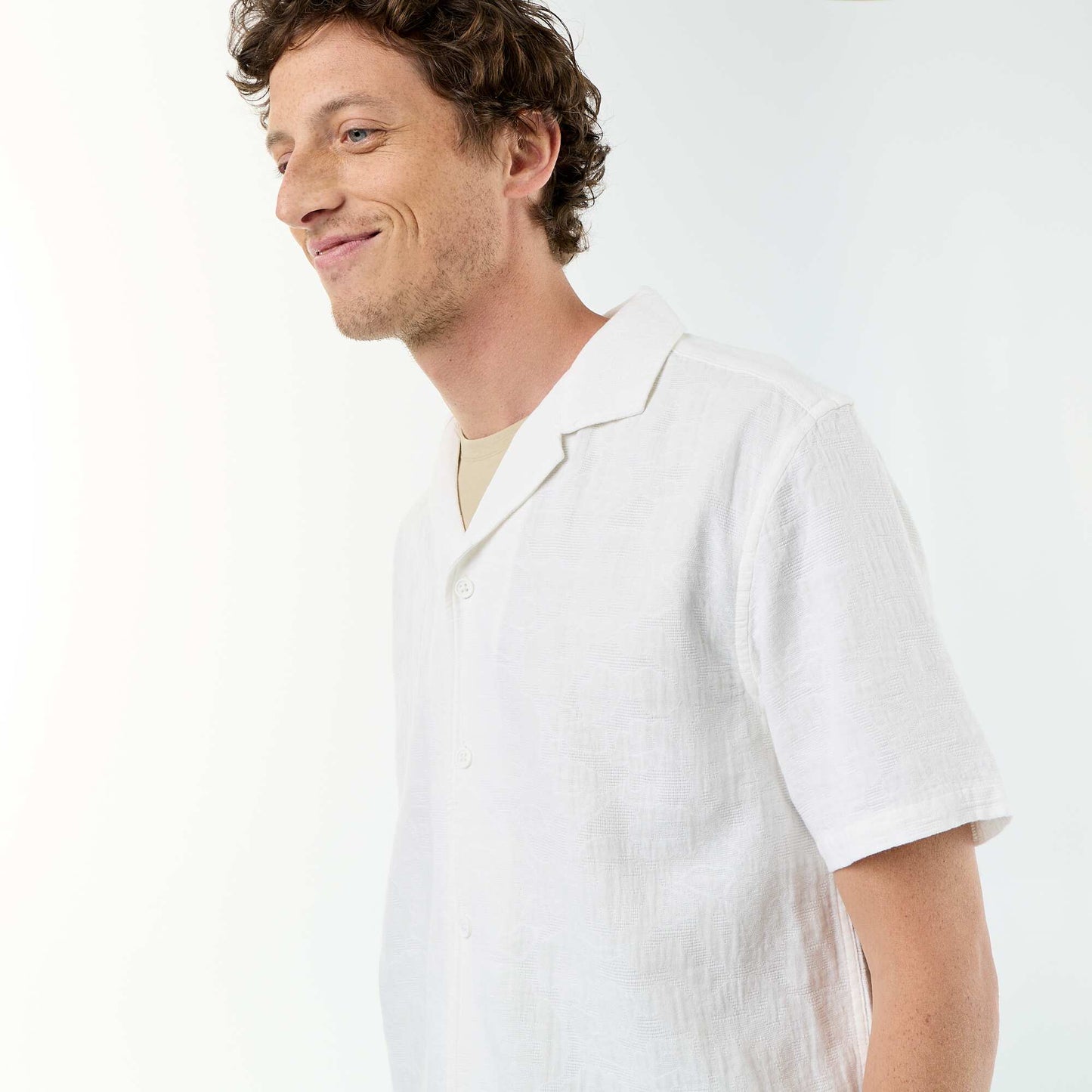 Textured Knit Short-Sleeved Shirt WHITE