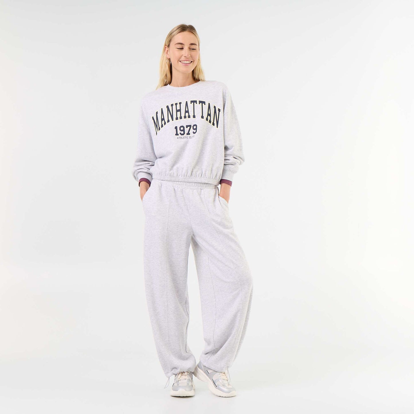 Wide sports joggers GREY