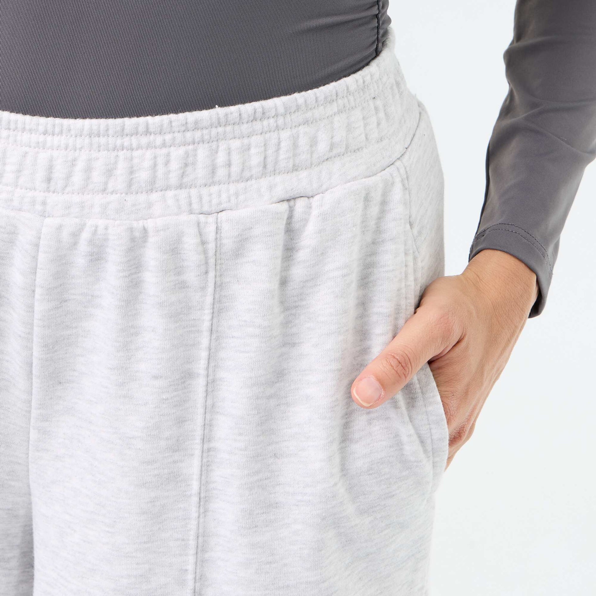 Wide sports joggers GREY