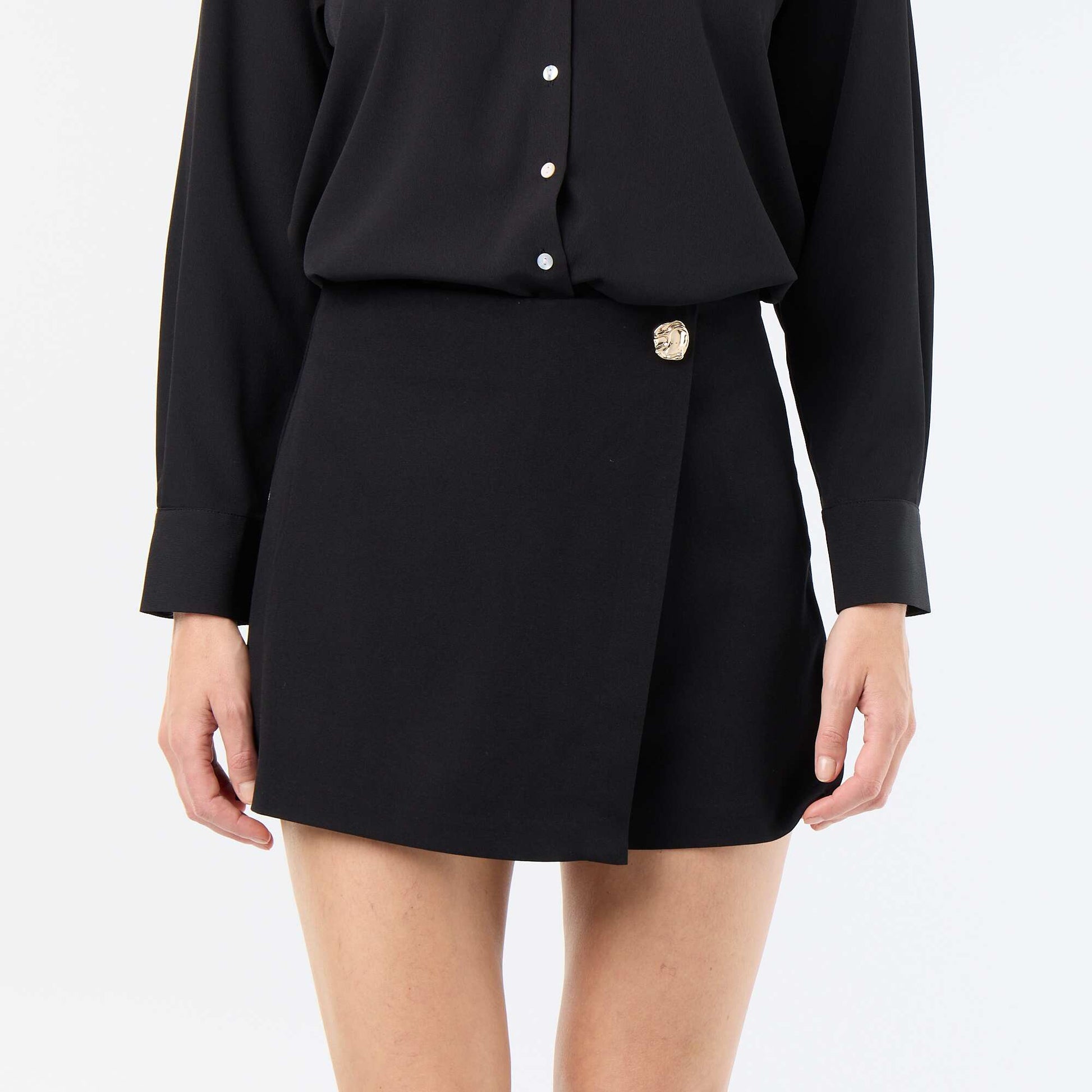 Skort with Decorative Jewel BLACK