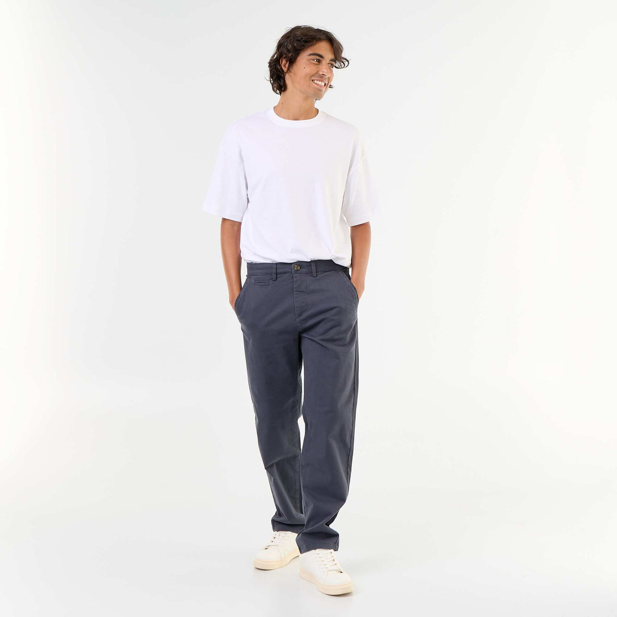 Standard-fit plain chino BLUE