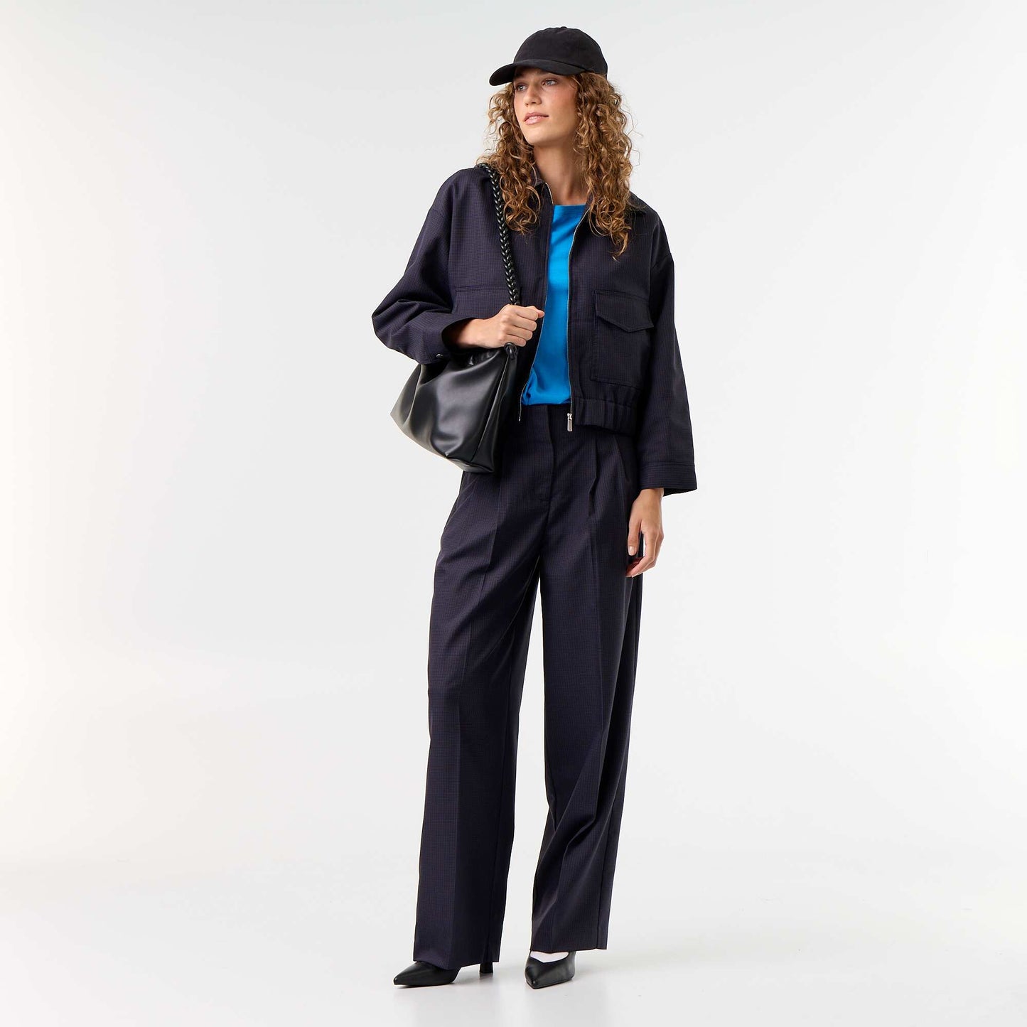 Fluid Jacket with Zip Opening BLUE
