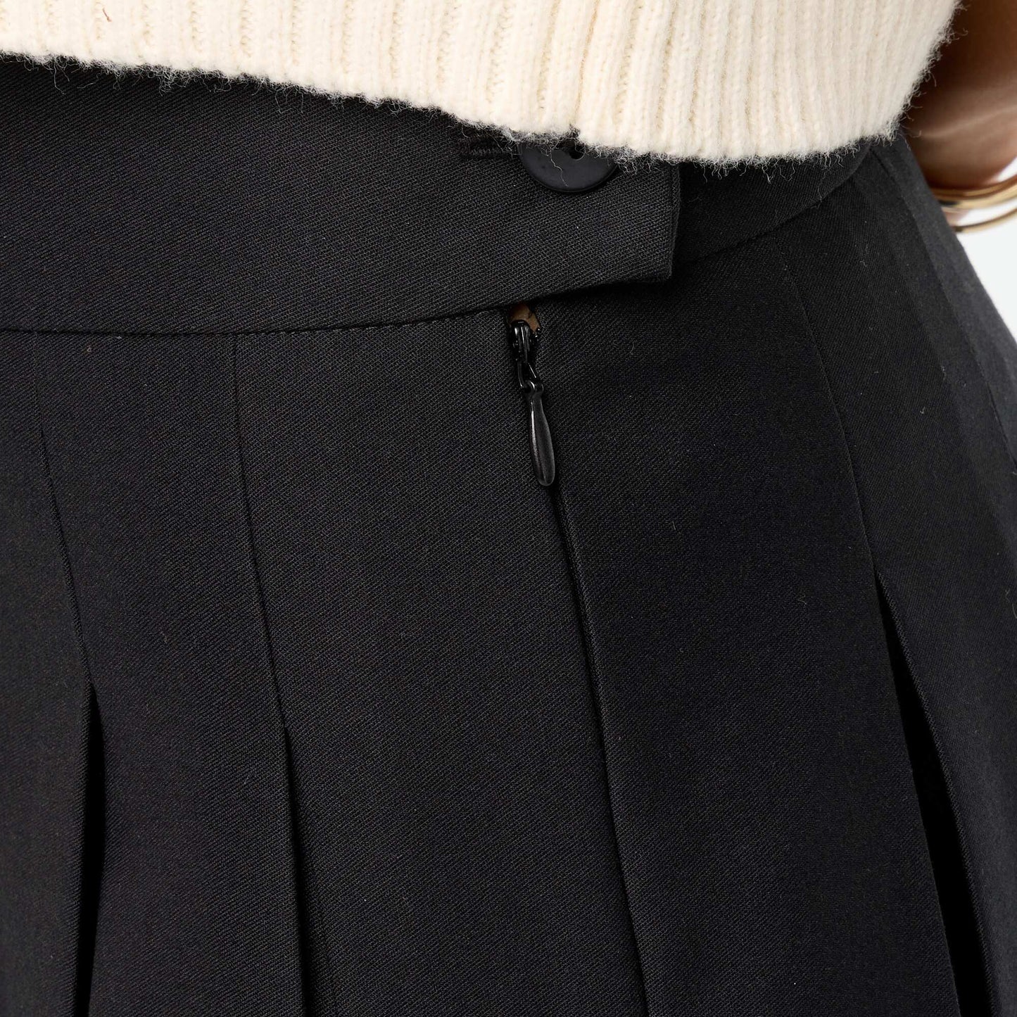 Pleated Short Skirt BLACK