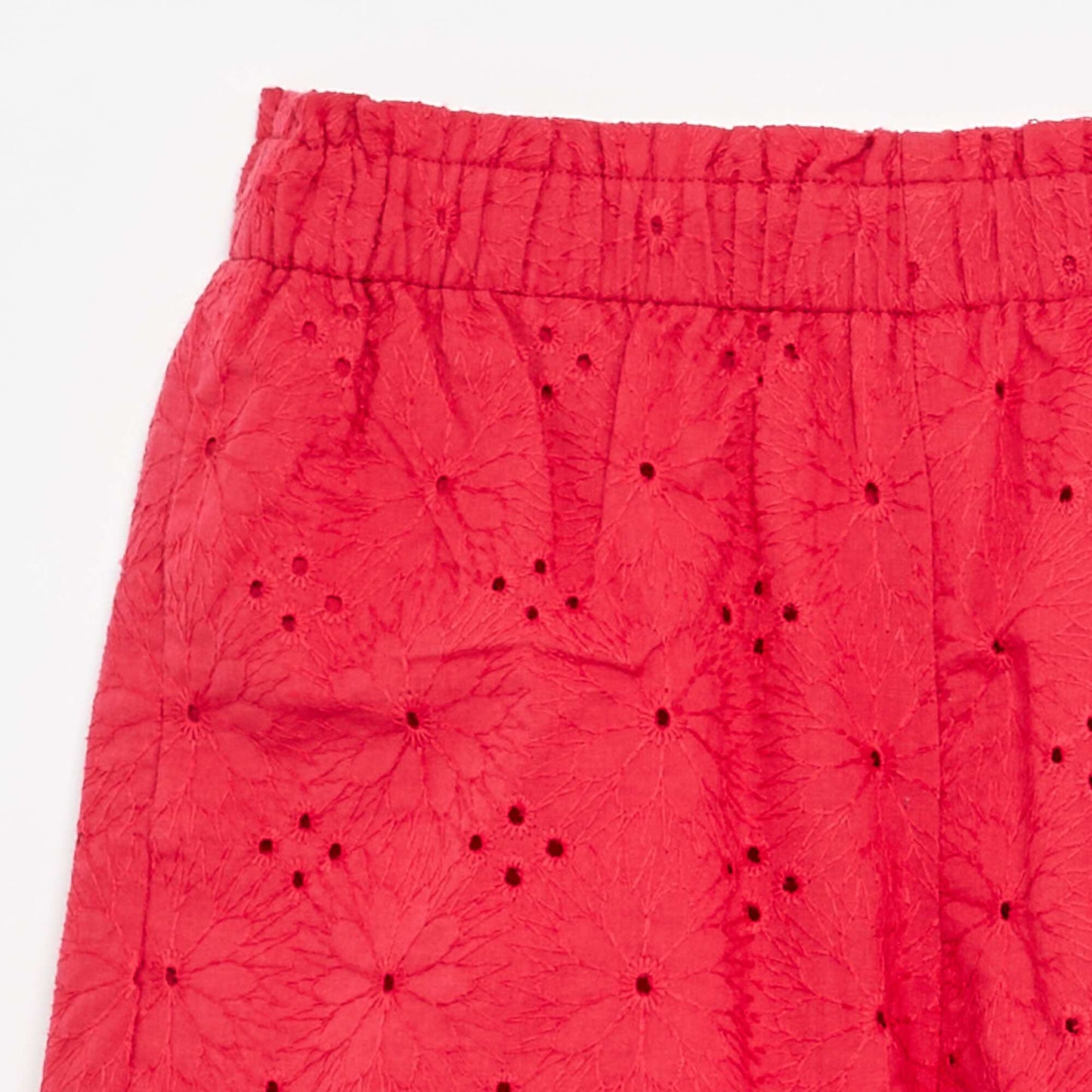 Red shorts with broderie anglaise RED