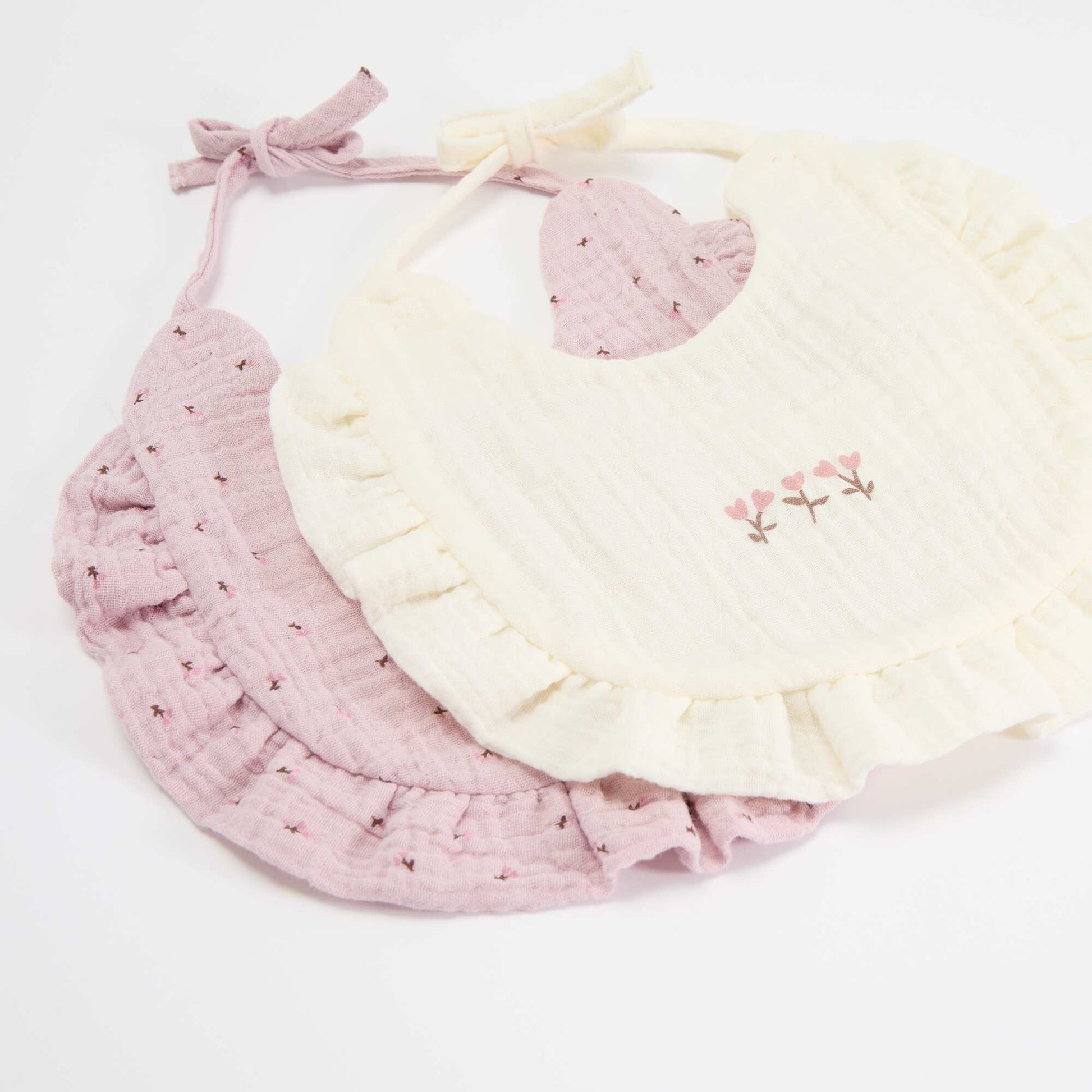 Set of 2 ruffled bibs PINK