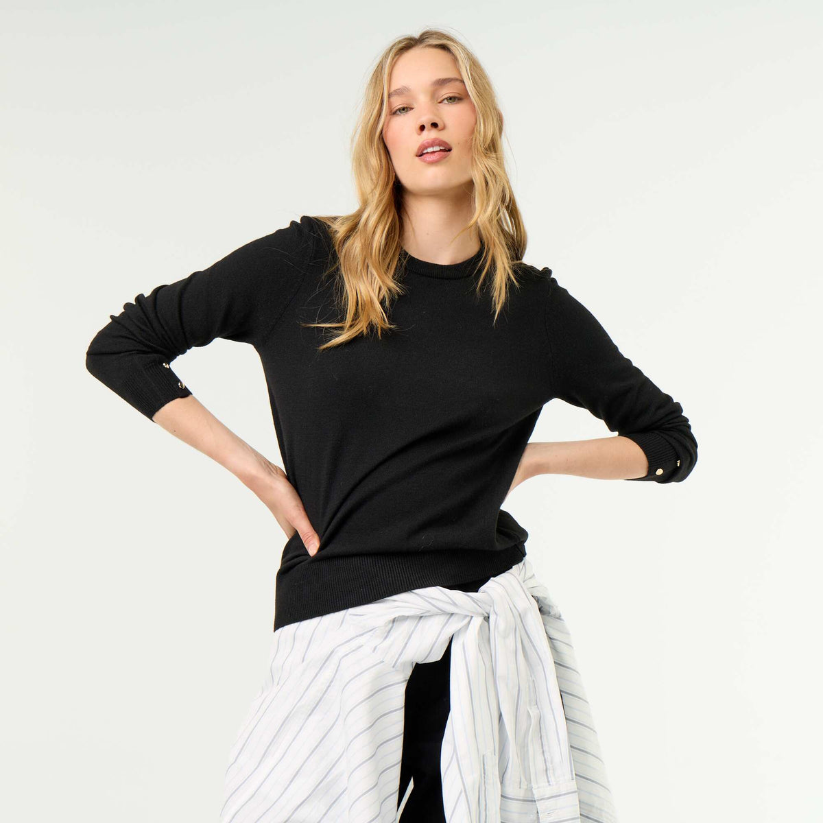 Fine Gauge Knit Round Neck Sweater BLACK