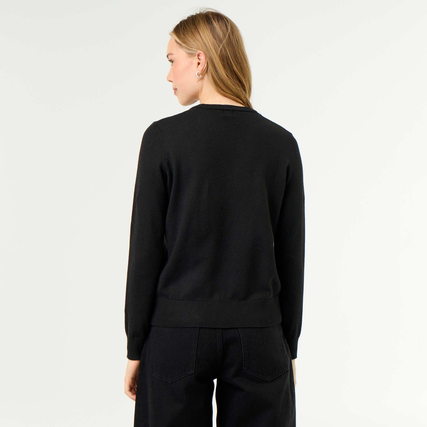 Fine Gauge Knit Round Neck Sweater BLACK