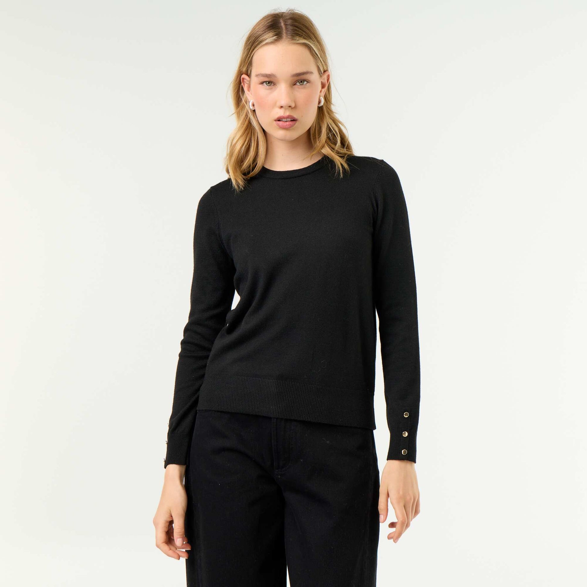 Fine Gauge Knit Round Neck Sweater BLACK
