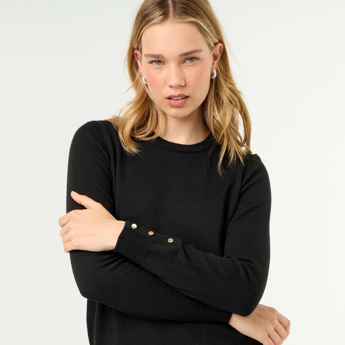 Fine Gauge Knit Round Neck Sweater BLACK