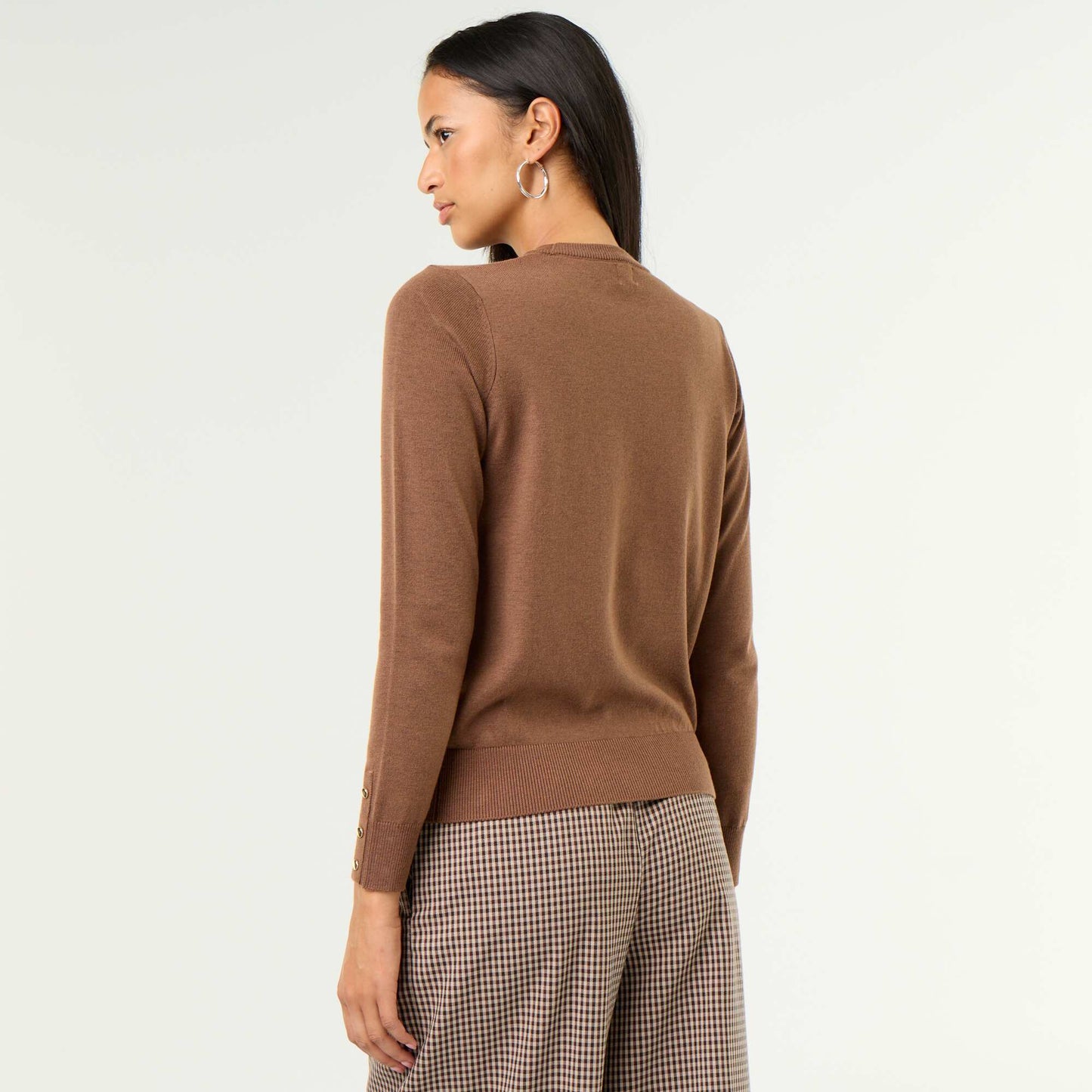 Fine Gauge Knit Round Neck Sweater BROWN