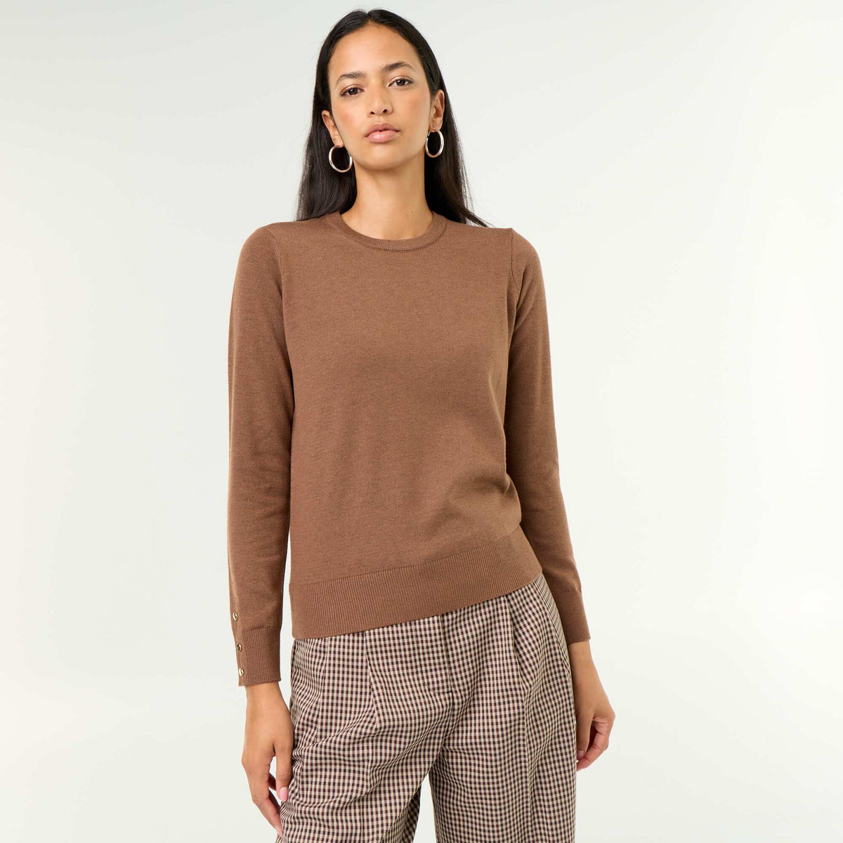 Fine Gauge Knit Round Neck Sweater BROWN