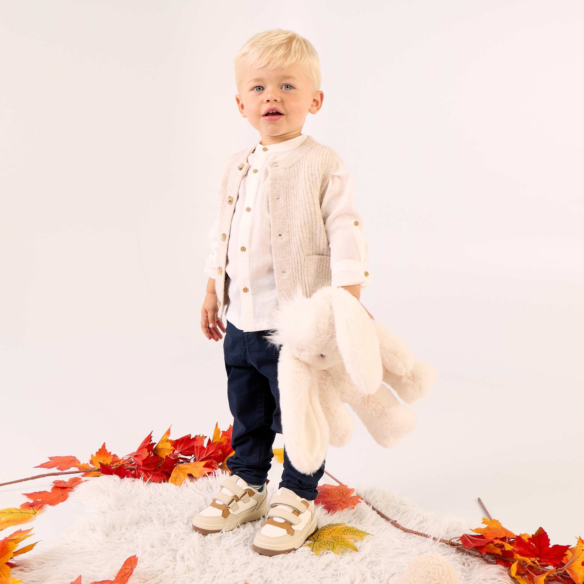 Sleeveless cardigan with pockets BEIGE