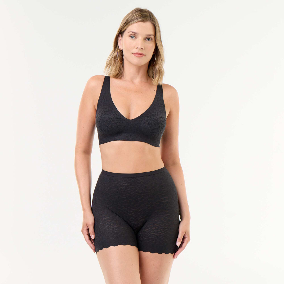 Solid Lace Shorty BLACK