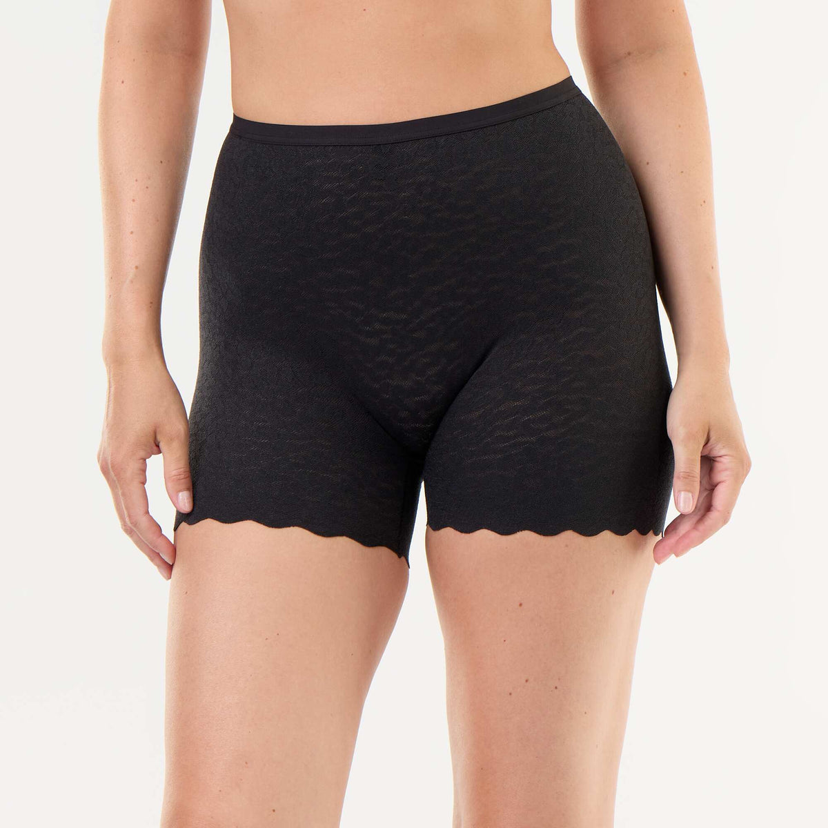 Solid Lace Shorty BLACK