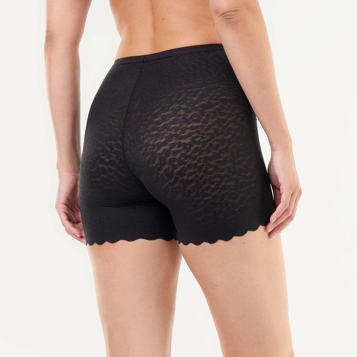Solid Lace Shorty BLACK