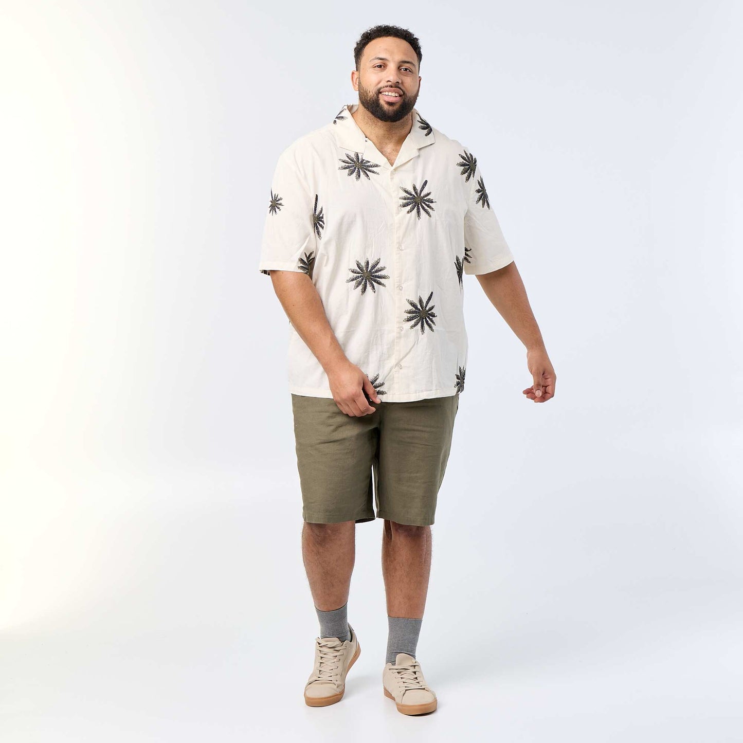 Short-sleeved shirt with embroidered floral pattern BEIGE