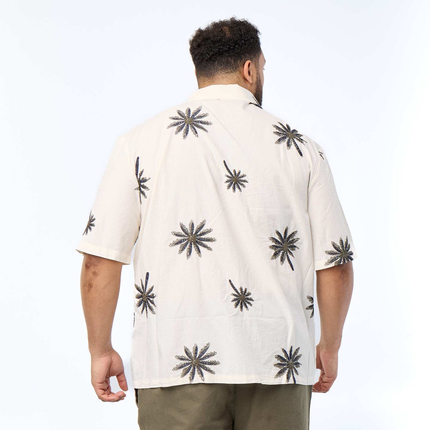 Short-sleeved shirt with embroidered floral pattern BEIGE