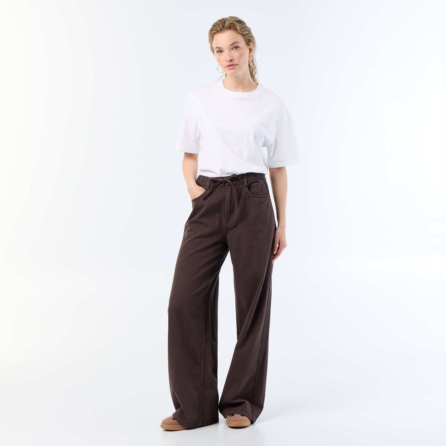 Wide-leg jeans with tie belt BROWN