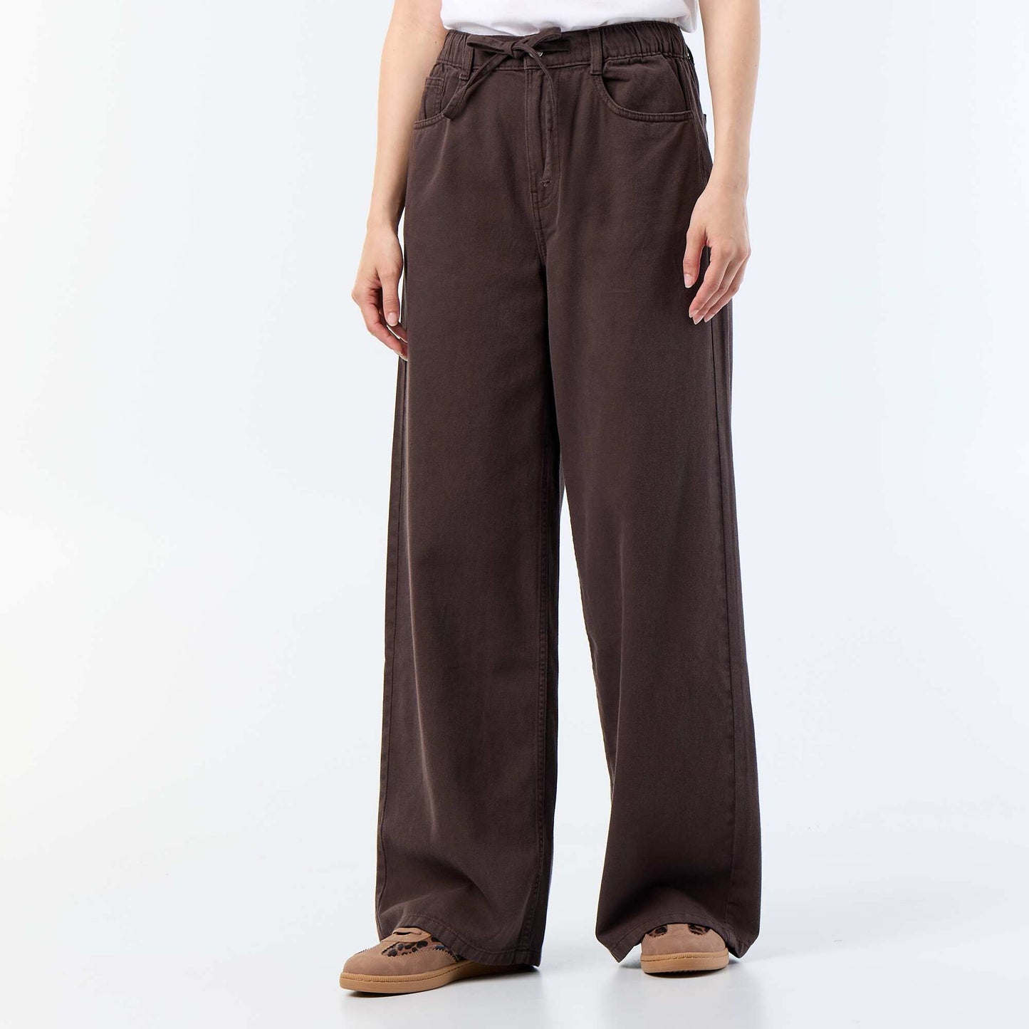 Wide-leg jeans with tie belt BROWN