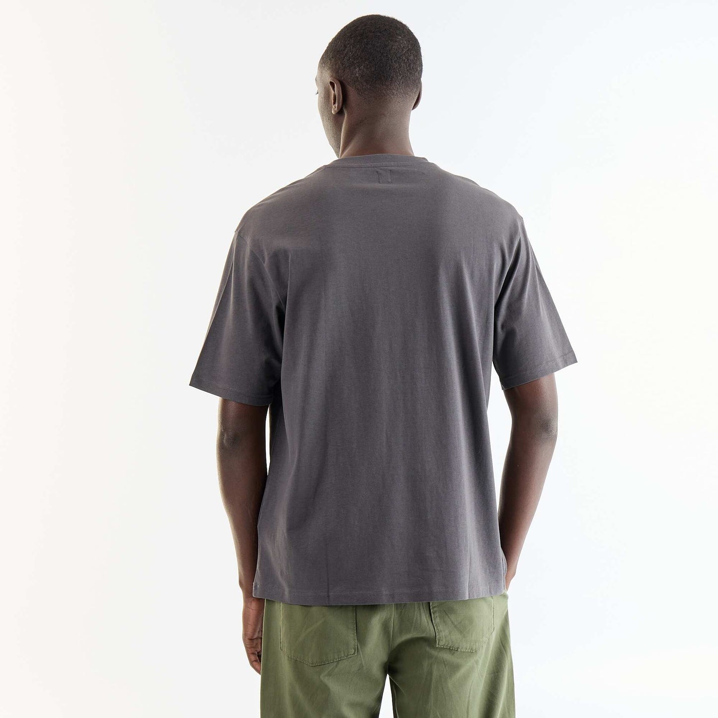 Solid short-sleeved T-shirt with sewn patches GREY