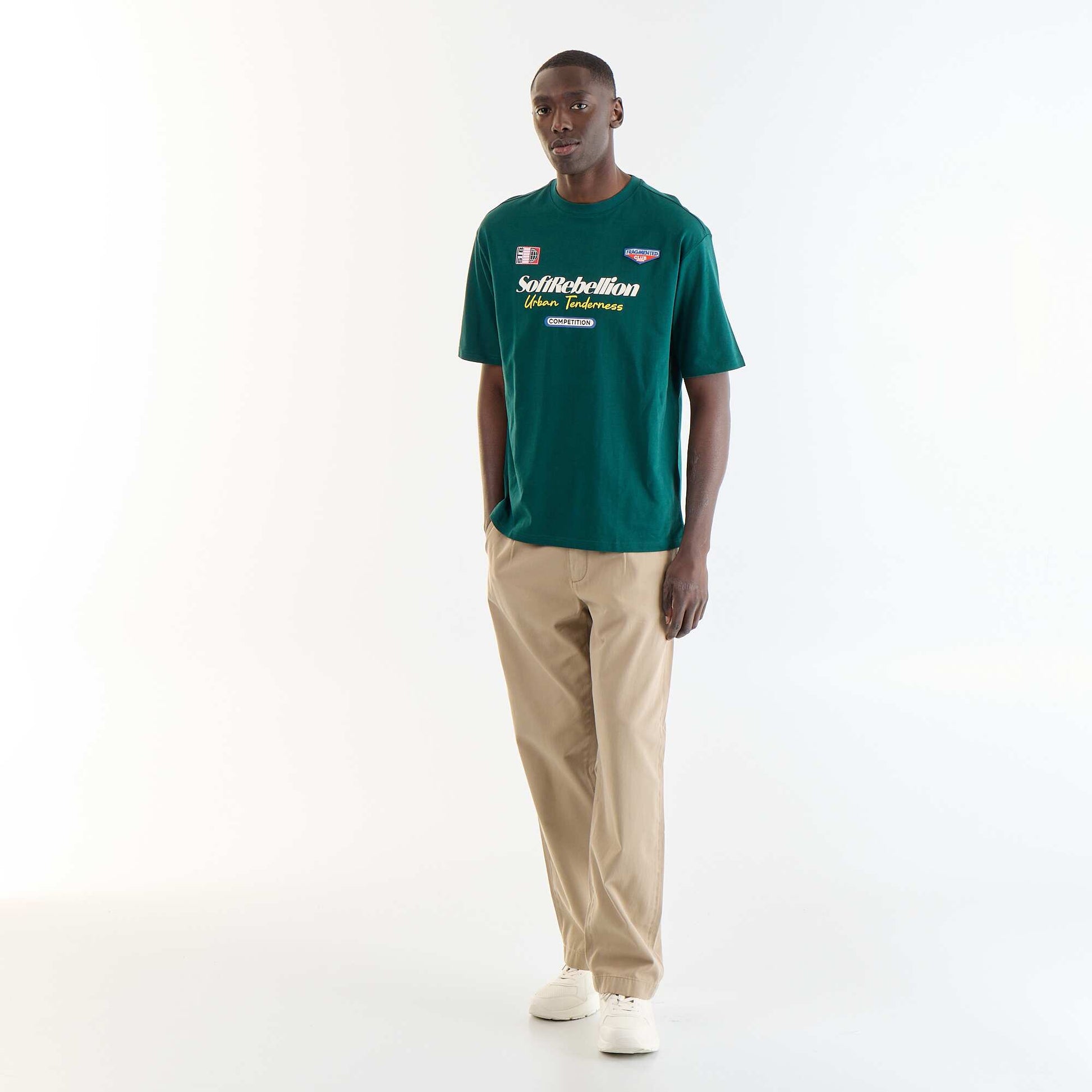 Solid short-sleeved T-shirt with sewn patches GREEN