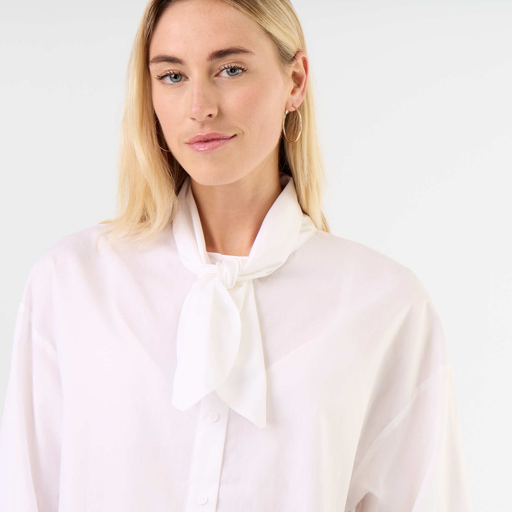 Loose long-sleeved shirt with pussy-bow collar WHITE