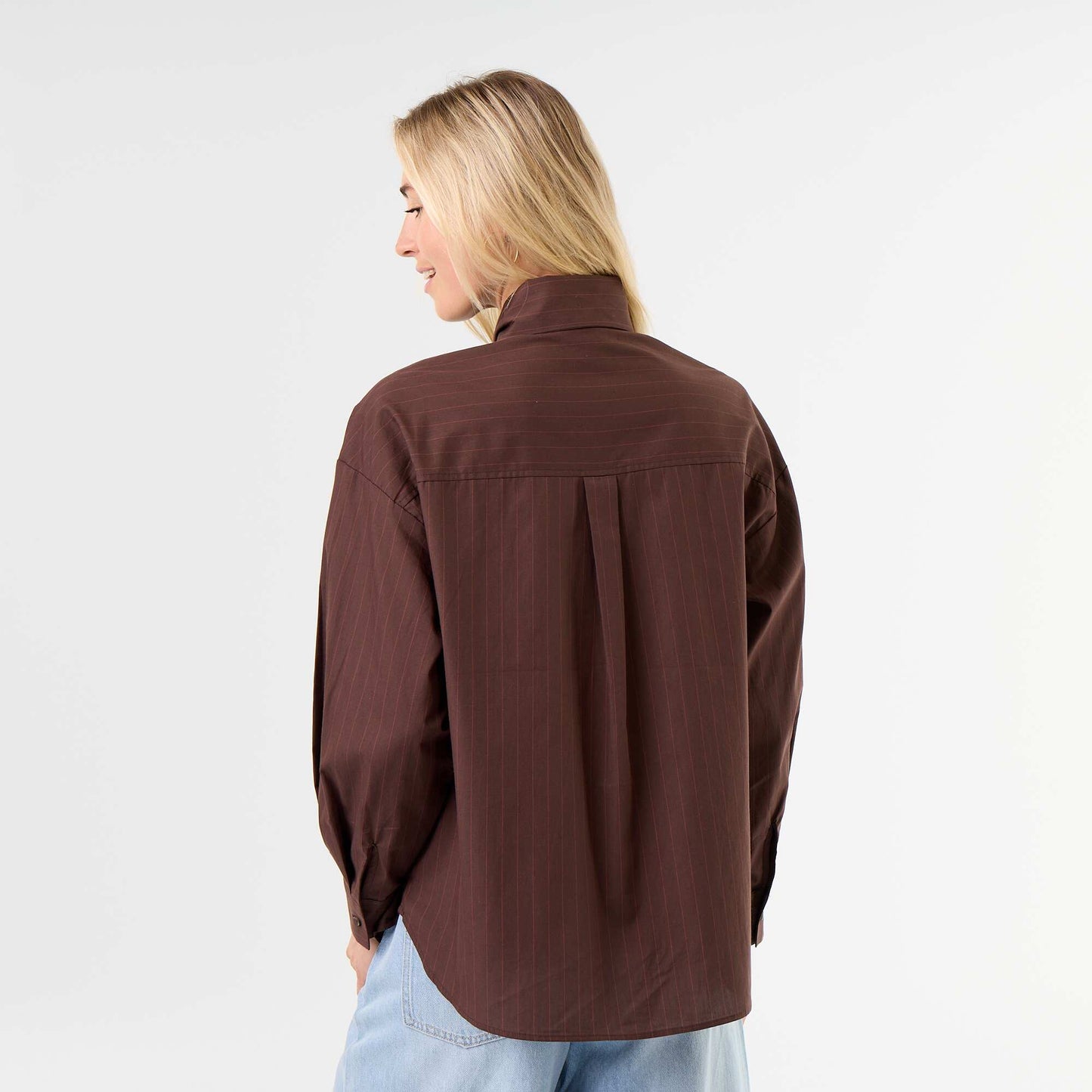 Loose-fit long-sleeved blouse with pussy-bow collar BROWN