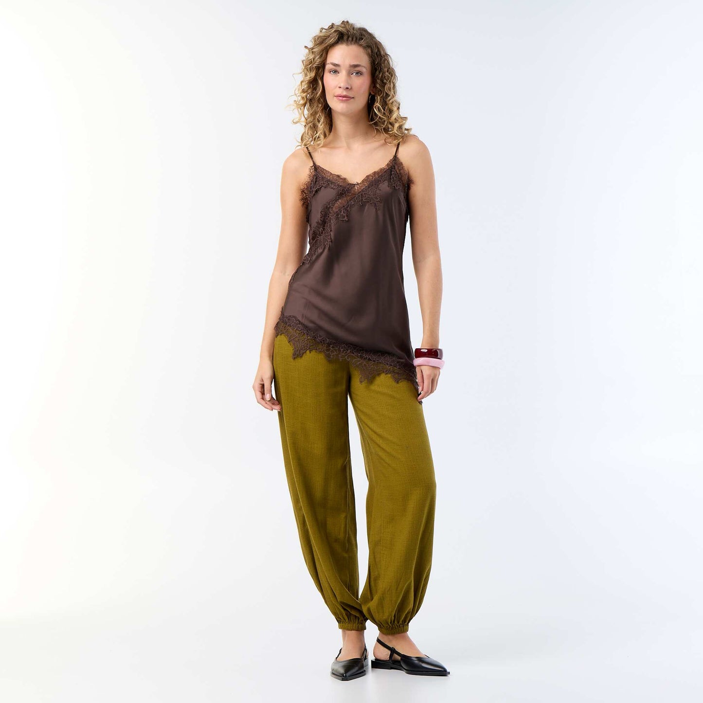 Asymmetrical satin top with lace BROWN