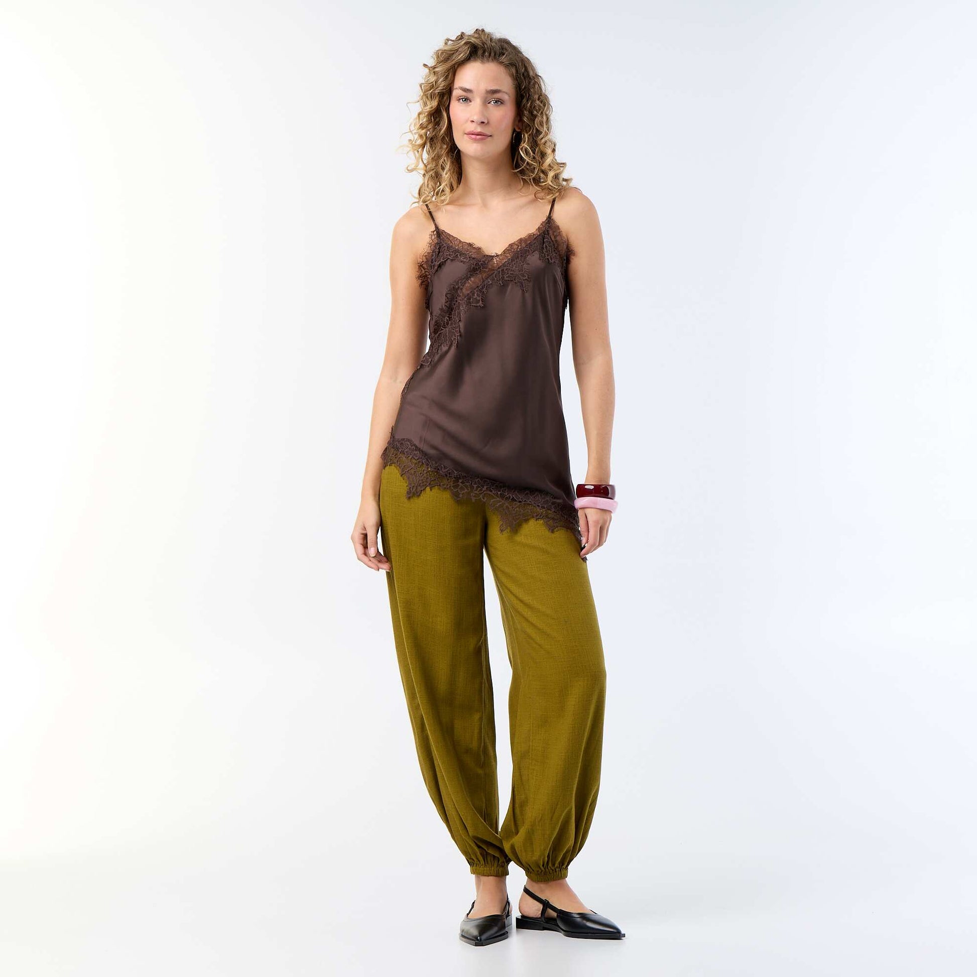 Asymmetrical satin top with lace BROWN