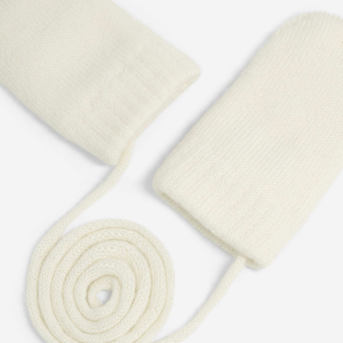 Pair of mittens with a cord BEIGE