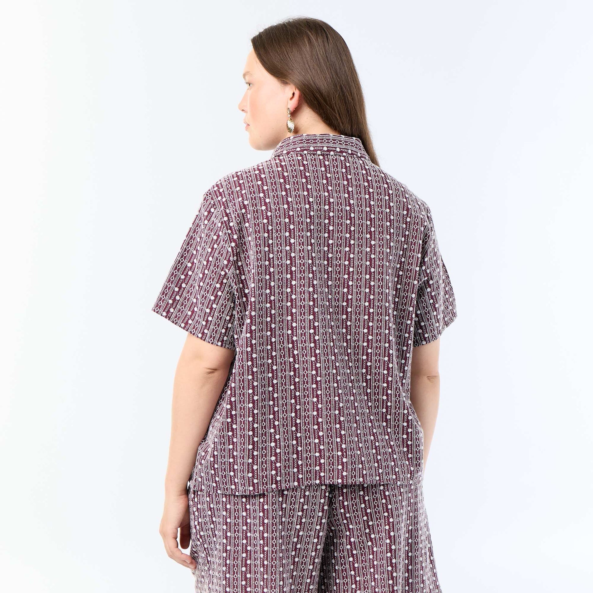 Short-sleeved shirt with embroidered design PINK