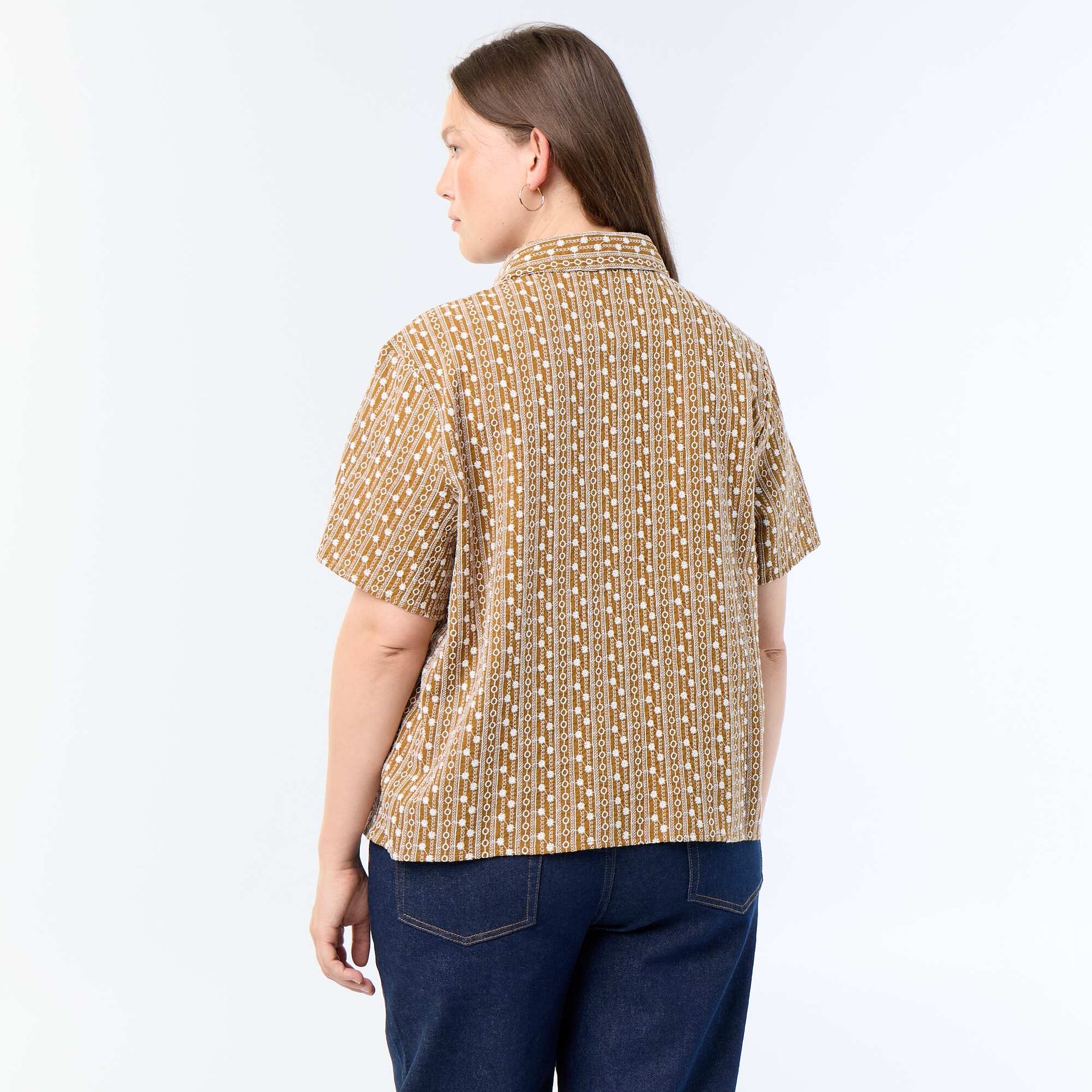 Short-sleeved shirt with embroidered design BROWN