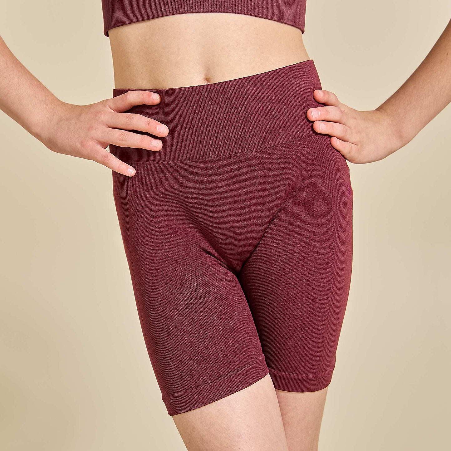 Seamless sport cycling shorts RED