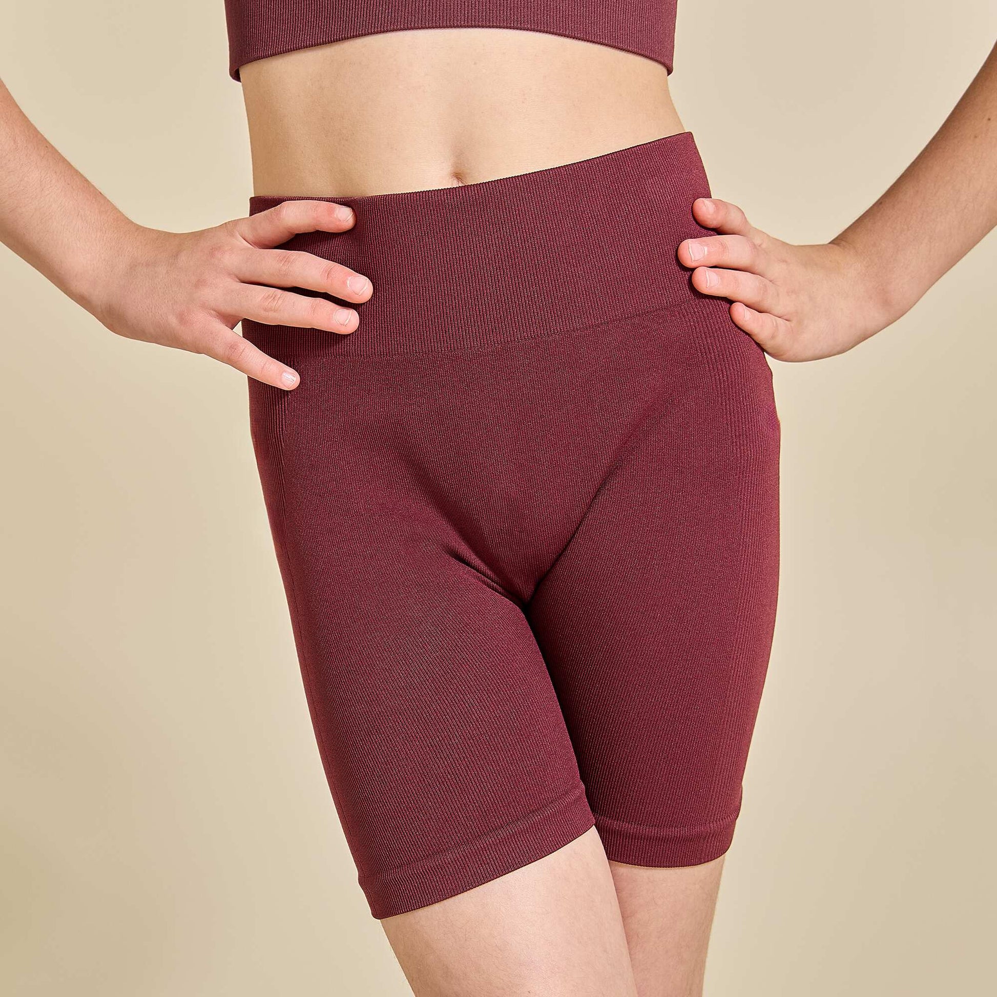 Seamless sport cycling shorts RED