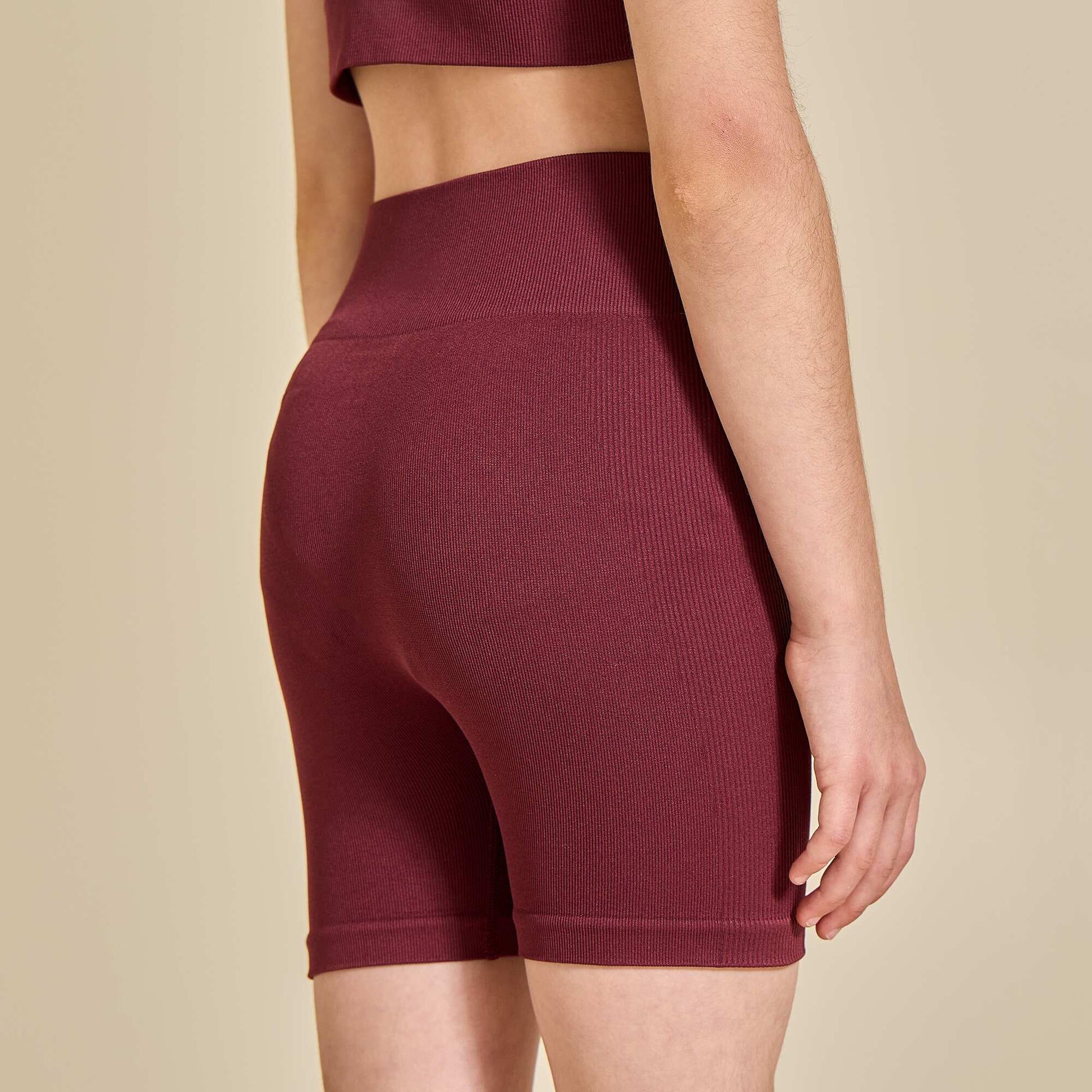 Seamless sport cycling shorts RED