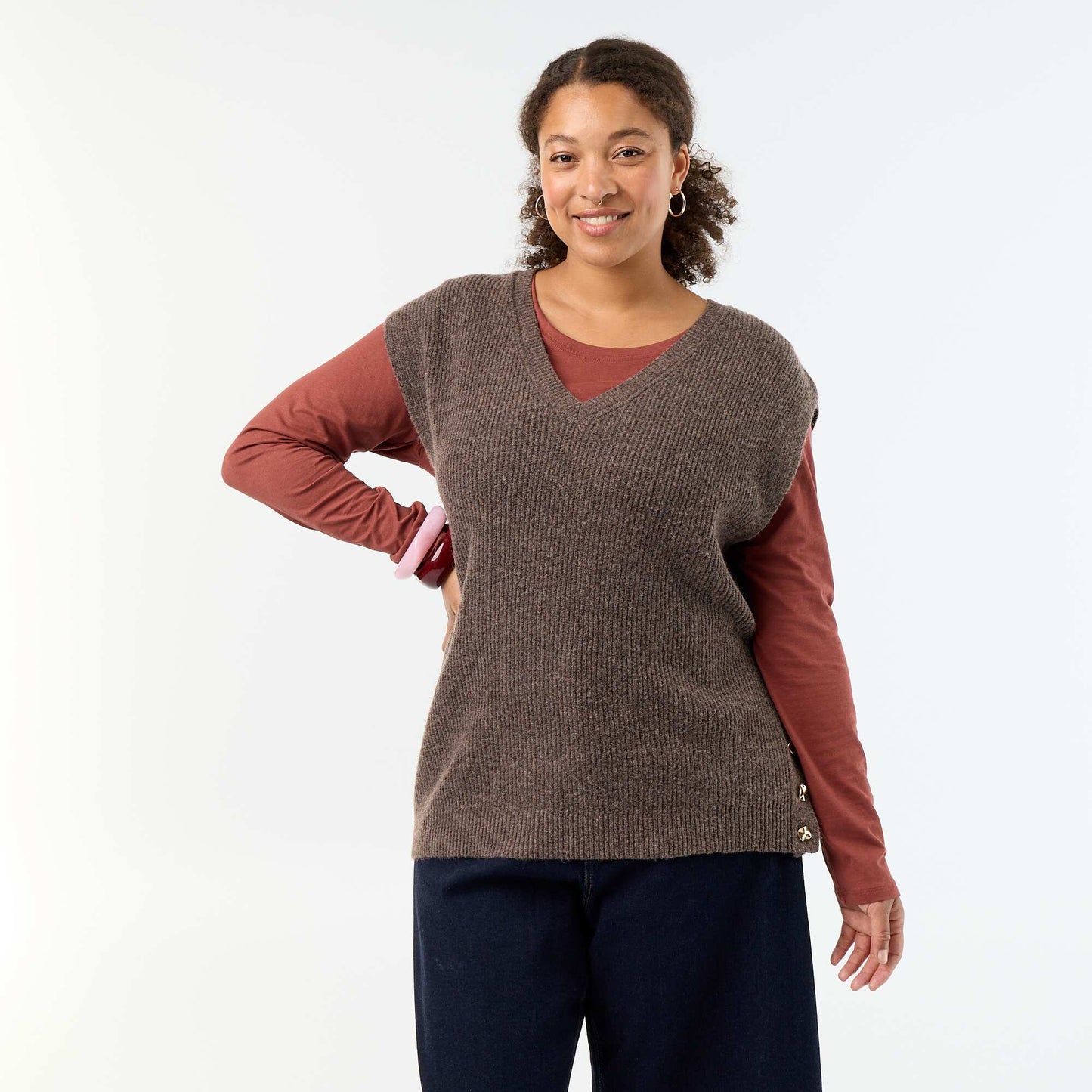 Sleeveless knit top with golden embellishments BROWN