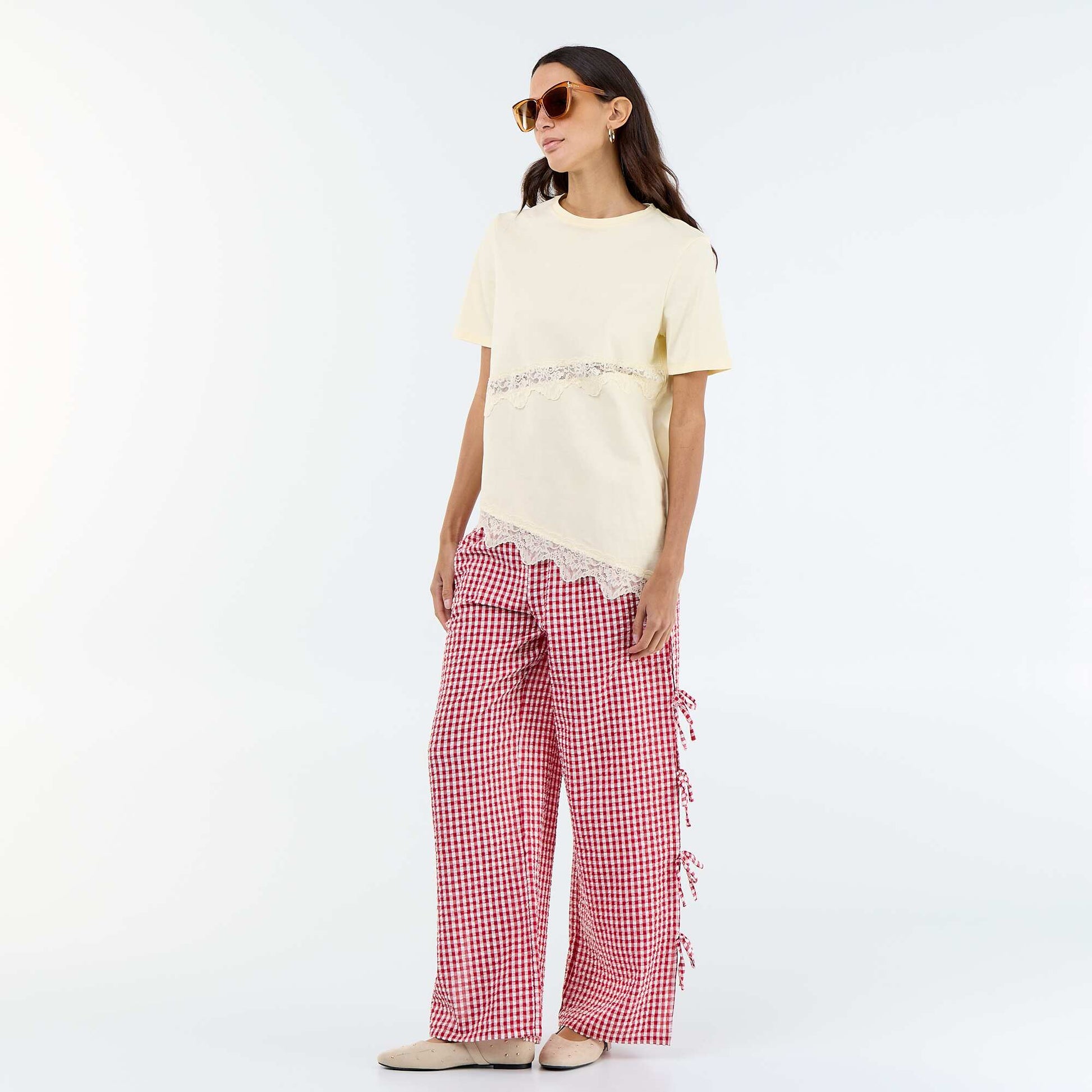 Short-sleeved T-shirt with lace BEIGE