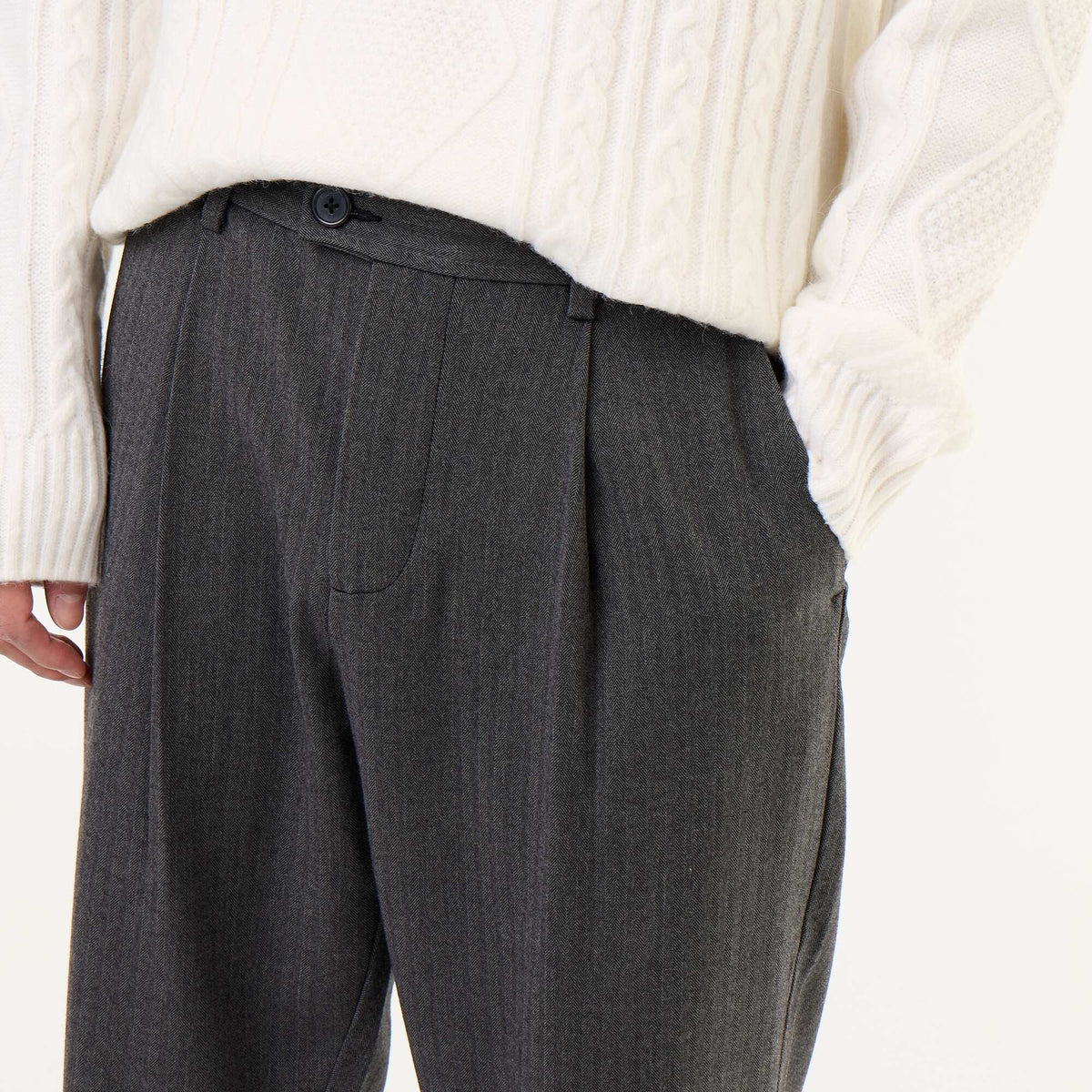 Soft Fabric Pleated Trousers GREY