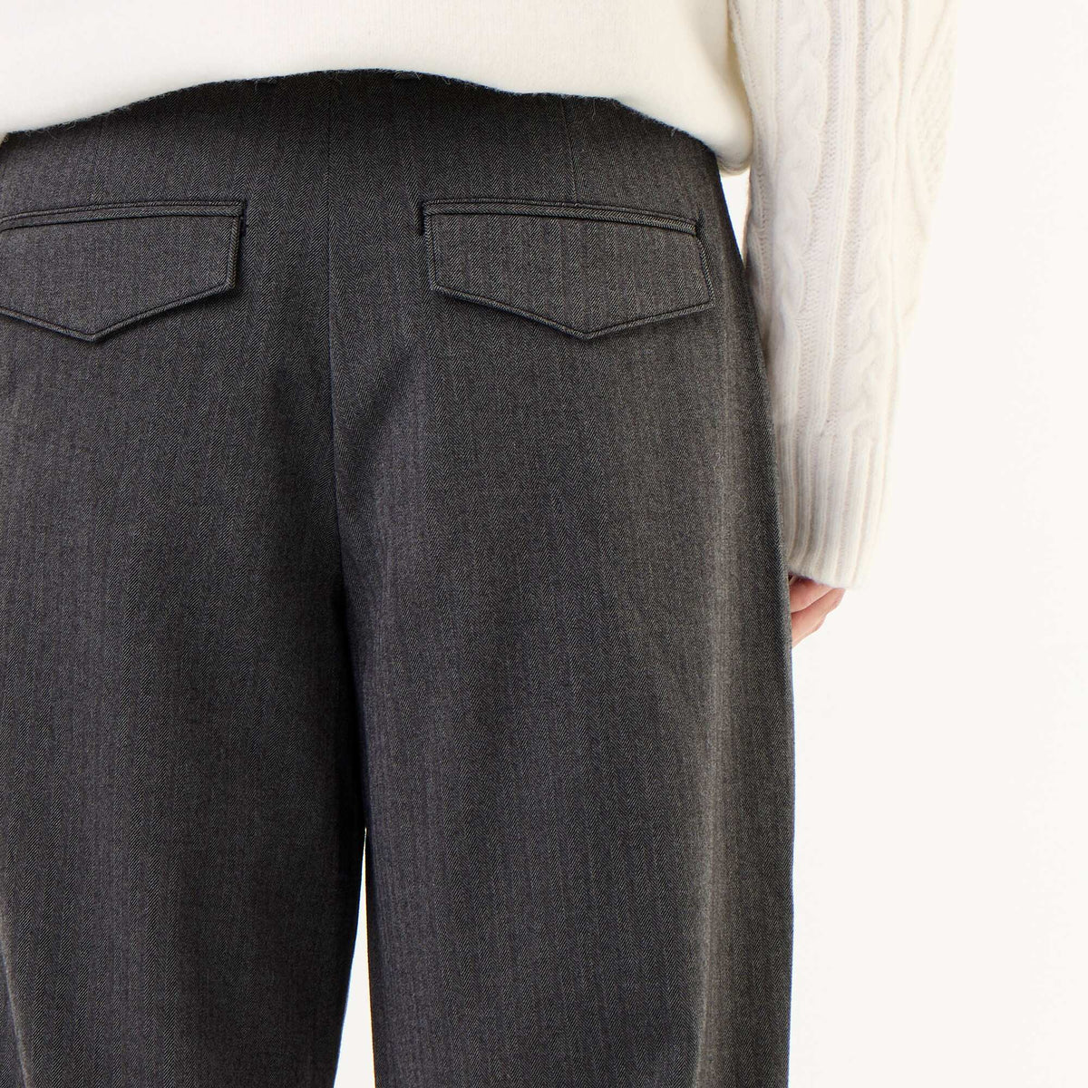 Soft Fabric Pleated Trousers GREY