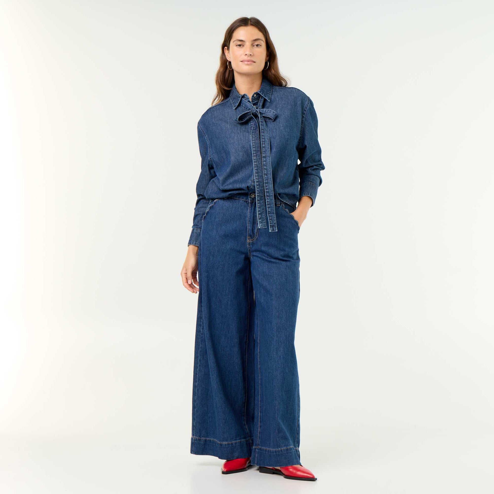 Wide leg jeans with cut-out pockets BLUE