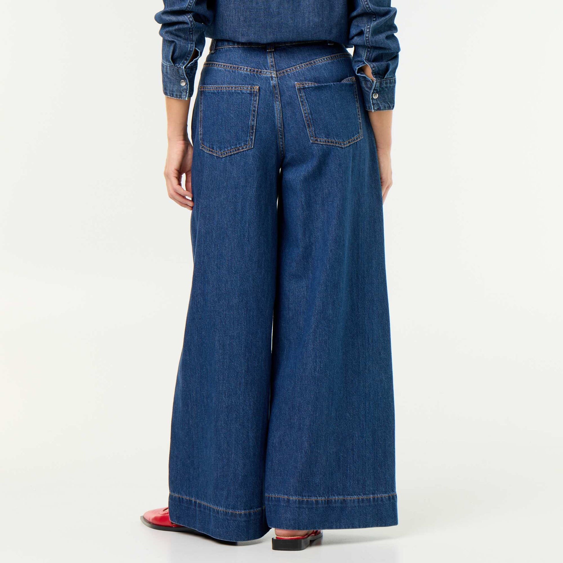 Wide leg jeans with cut-out pockets BLUE