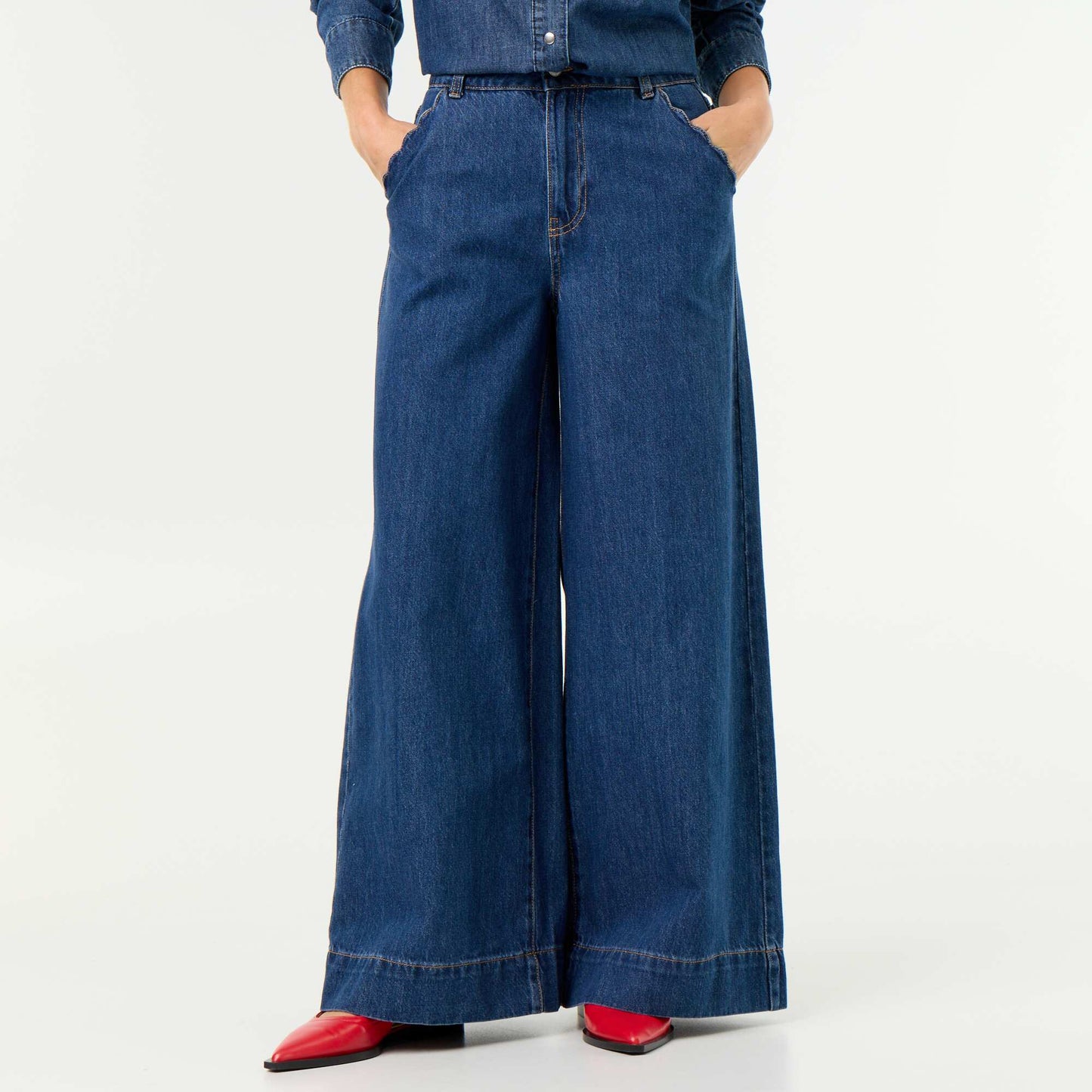 Wide leg jeans with cut-out pockets BLUE