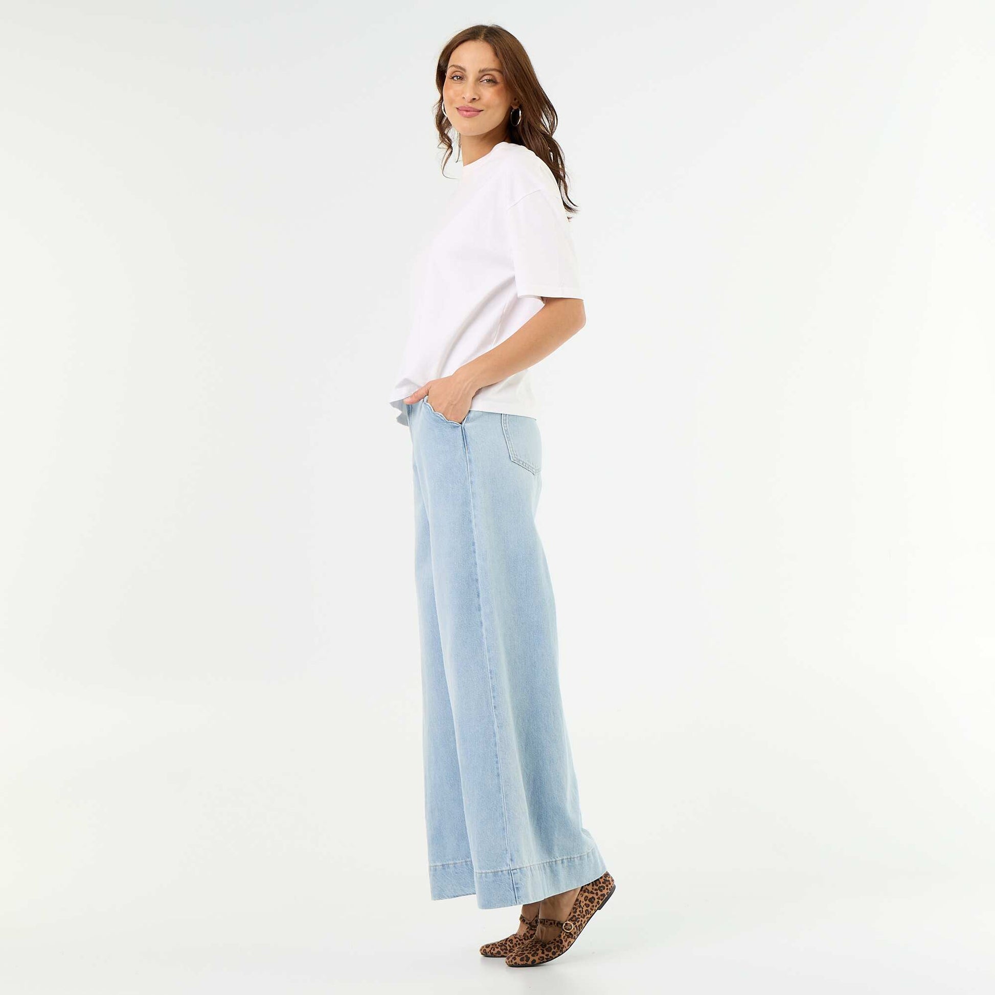 Wide leg jeans with cut-out pockets BLUE