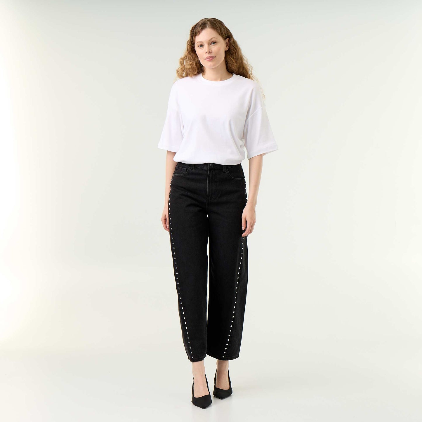 Wide-leg jeans with decorative studs BLACK