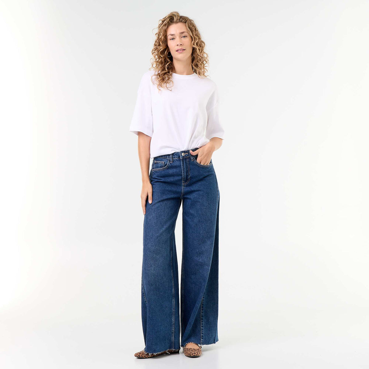 Wide Leg Jeans with Raw Hem BLUE