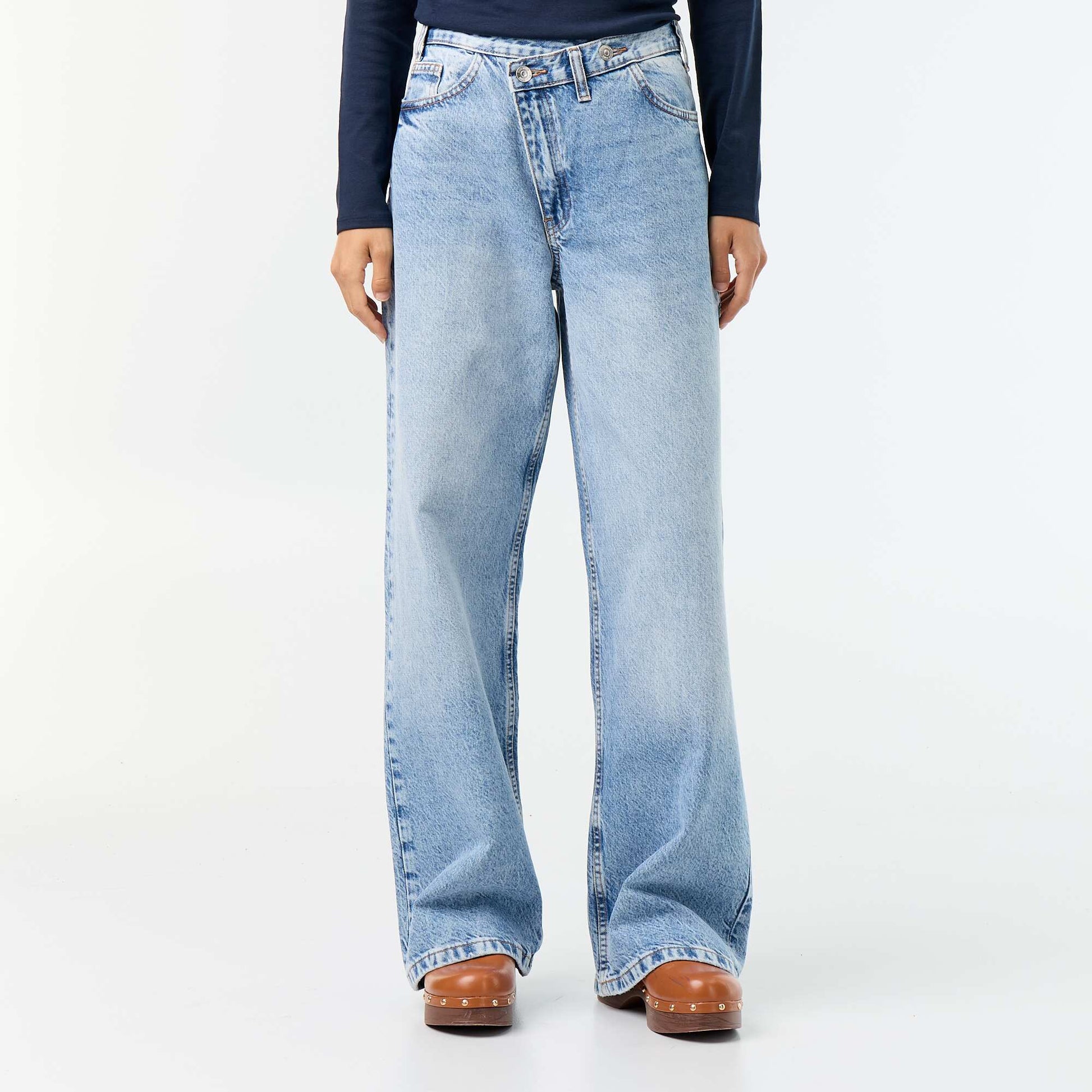 Barrel Jeans with Asymmetric Button Fly BLUE