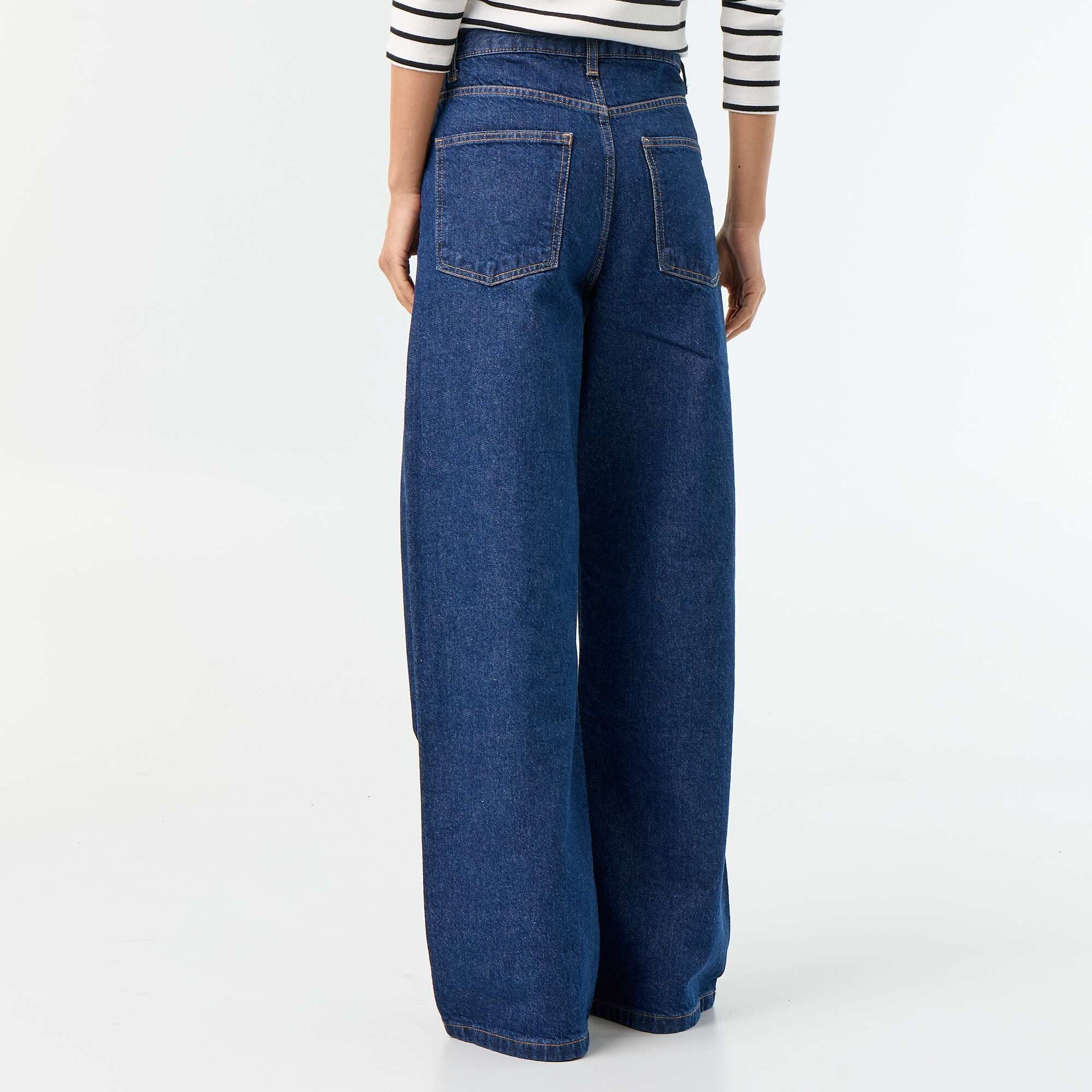 Barrel Jeans with Asymmetric Button Fly BLUE