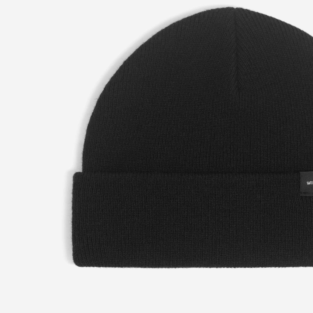 Beanie with front label BLACK