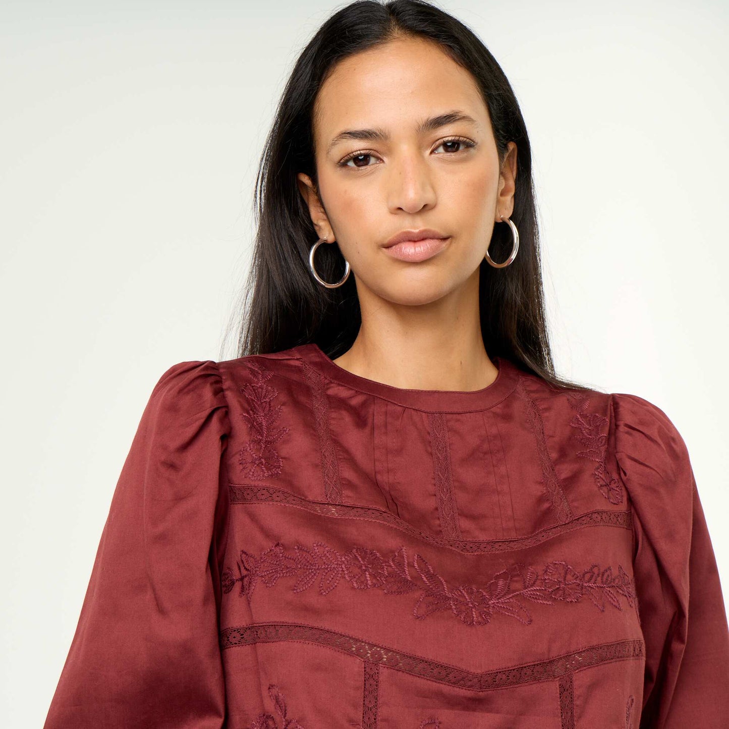 Long-sleeved blouse with embroidery RED
